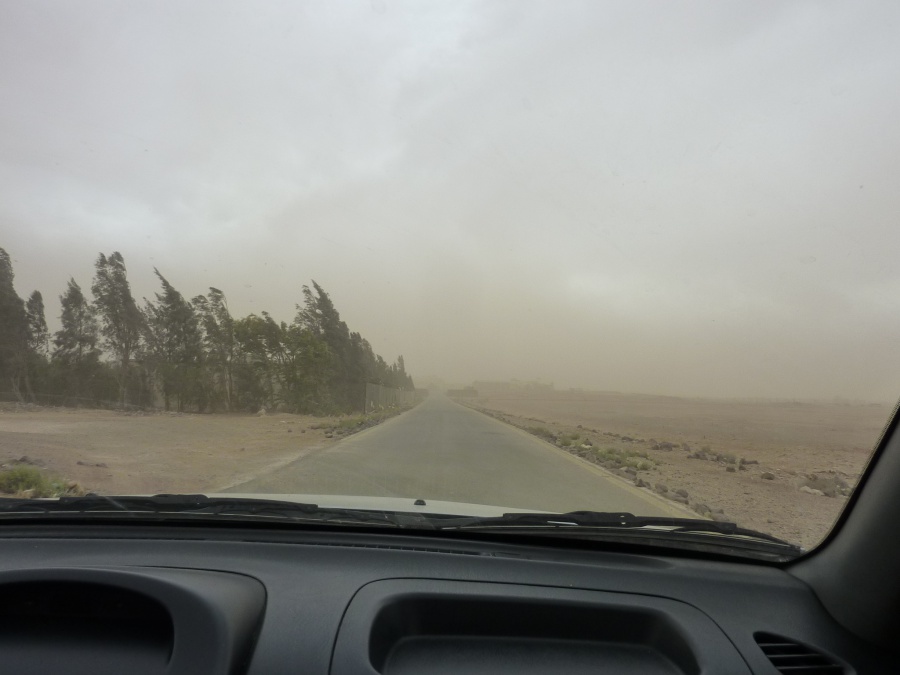 Im Sandsturm durch die jordanische Wueste