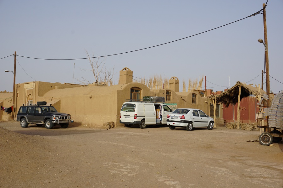 Die Barandaz Lodge in der Oase Farahzad bei Mesr am Rand der Dasht-e Kavir Wueste