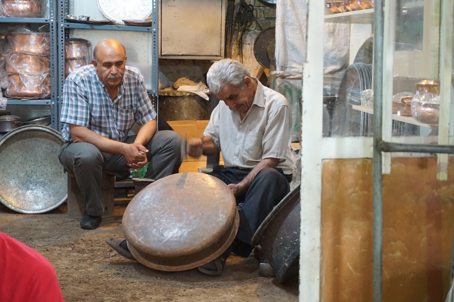 Handwerker im Basar von Shiraz