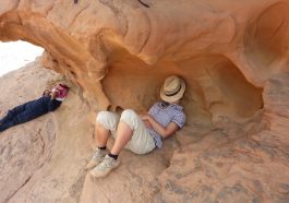 Pause beim Kameltrekking im Wadi Rum.
