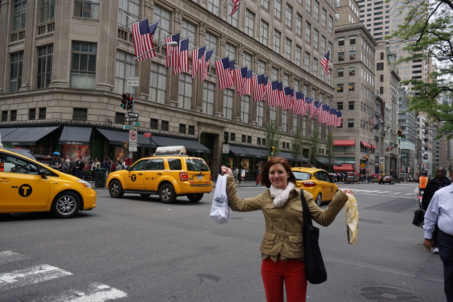 Lisa auf der Fifth Avenue