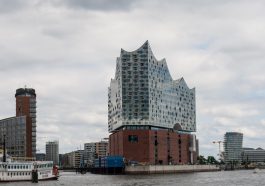 Die Elbphilharmonie in Hamburg - Hamburgs neues Wahrzeichen im Hafen