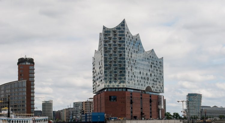 Die Elbphilharmonie in Hamburg - Hamburgs neues Wahrzeichen im Hafen