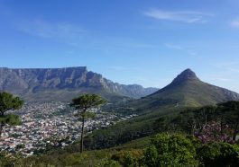 Kapstadt Sehenswuerdigkeiten: Ausblick auf Lions Head und Tafelberg