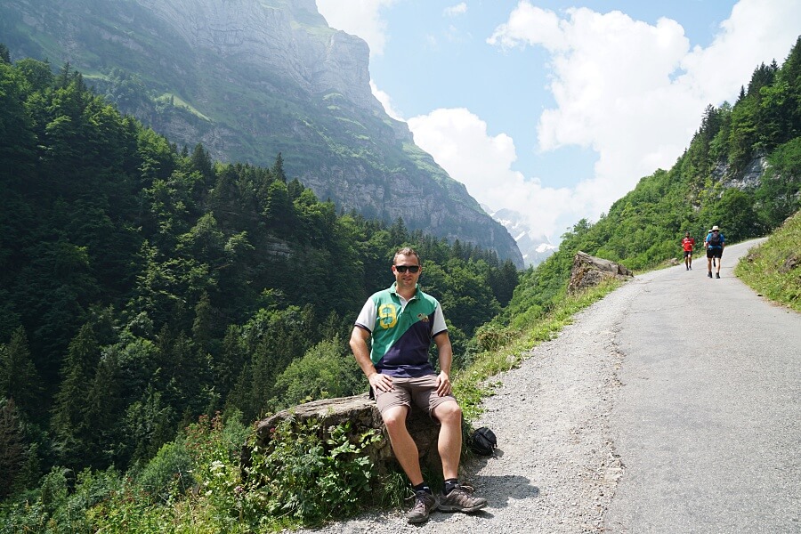 Marco auf dem Wanderweg zum Seealpsee im Alpsteingebirge
