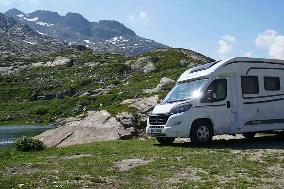 Wohnmobil und Wohnwagen korrekt einwintern - TCS Schweiz