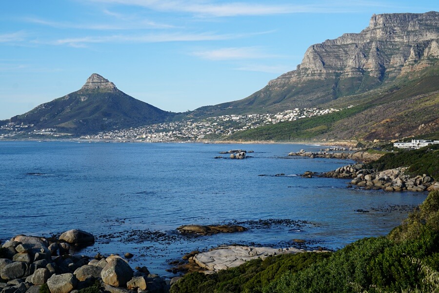 Blick auf Tafelberg und Lions Head in Kapstadt