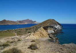 Menschenleerer Naturpark Cabo de Gata im Osten Andalusiens
