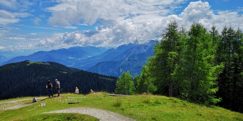 Ausblicke vom Monte Lussari auf die Julischen Alpen, die Karawanken und die Karnischen Alpen 