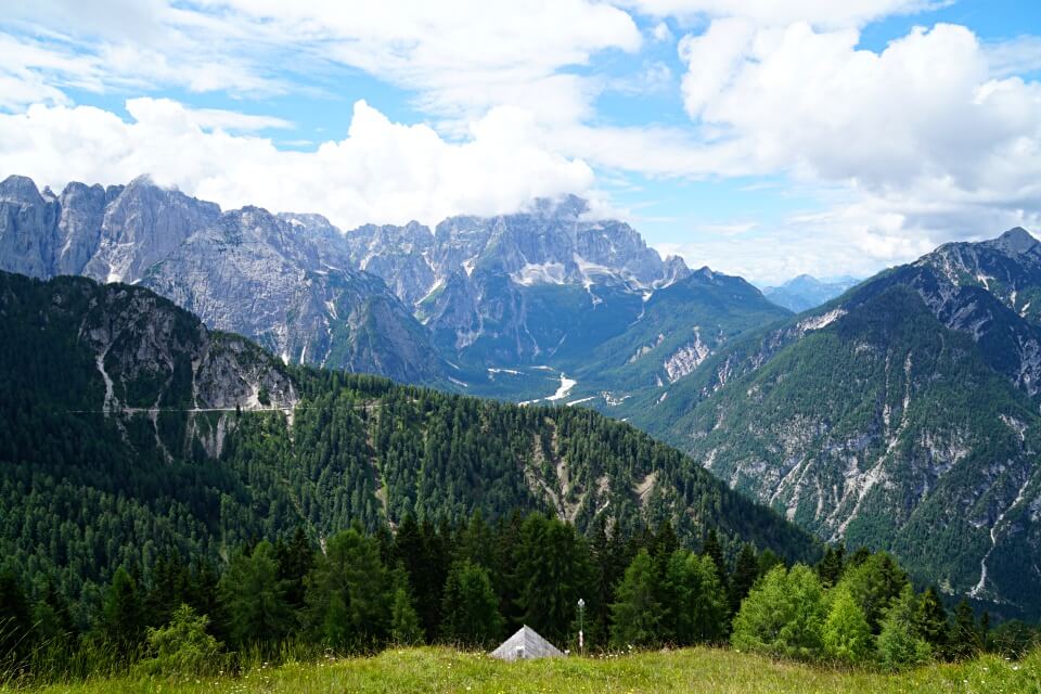 Traumhafte Ausblicke auf die Alpe Adria Region vom Monte Lussari im Friaul