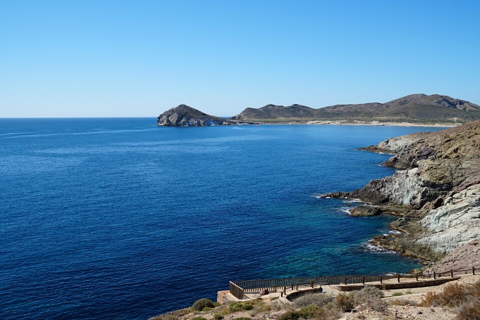 Ausblick vom Mirador bis zum Morron de los Genoveses auf unserer Wanderung im Cabo de Gata