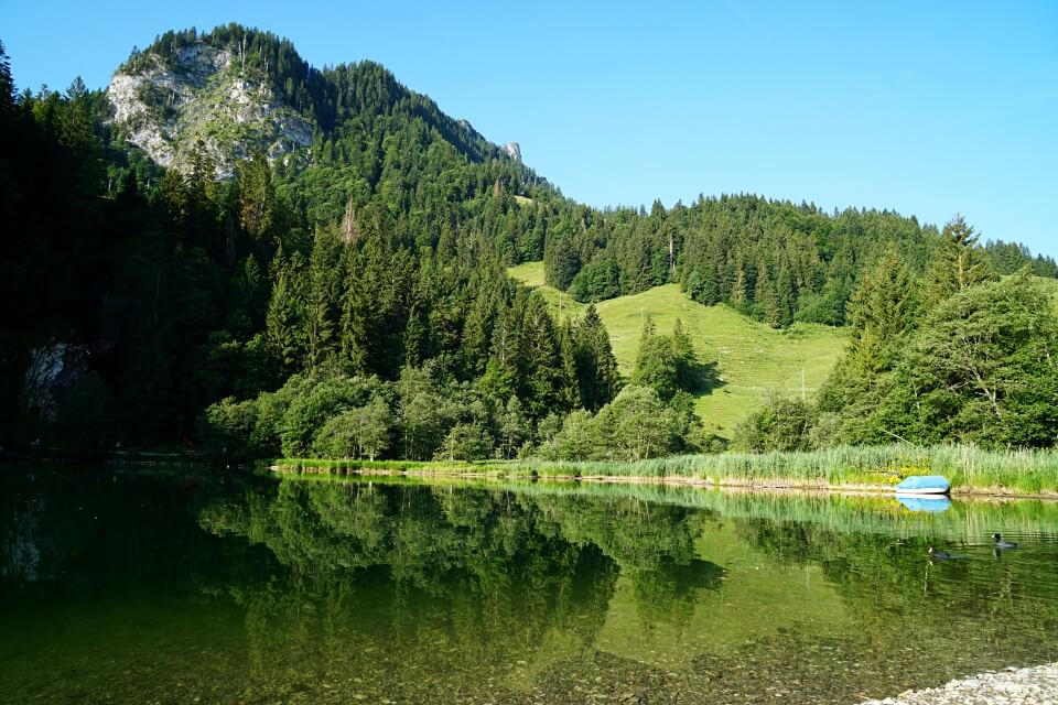 Morgenstimmung am Schwarzsee in der Schweiz