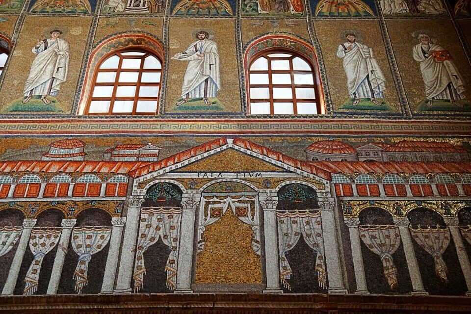 Mosaike in der Basilica Sant Apollinare Nuovo in Ravenna