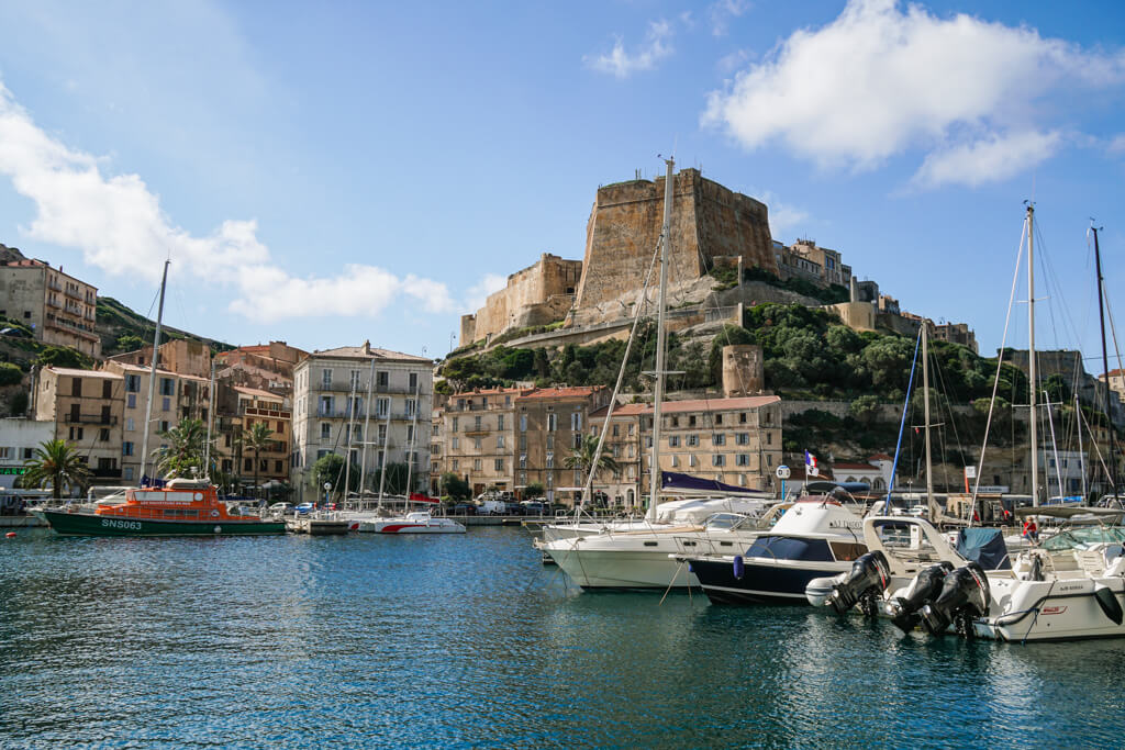 Im Hafen von Bonifacio auf Korsika
